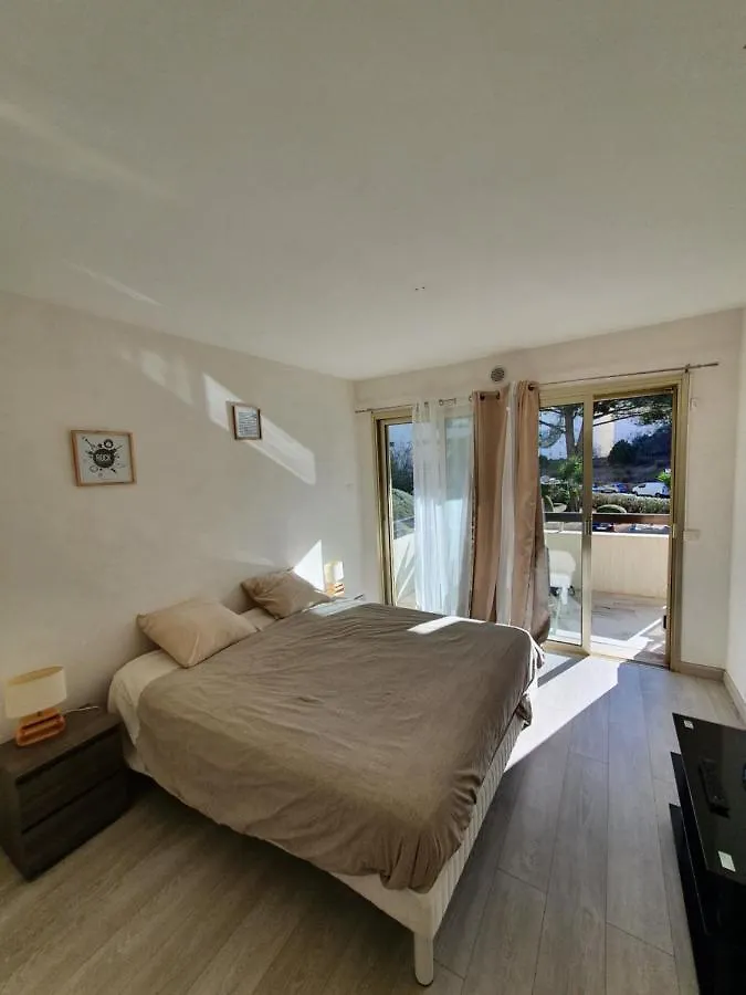 Proche Croisette , Appartement De 85M Avec 2 Chambres 0*, Cannes France